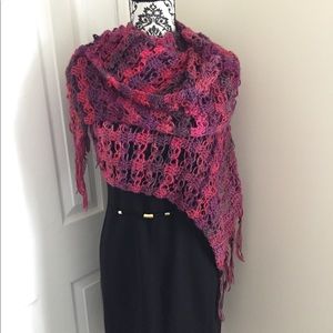 NWOT SHAWL  HAND KNITTED